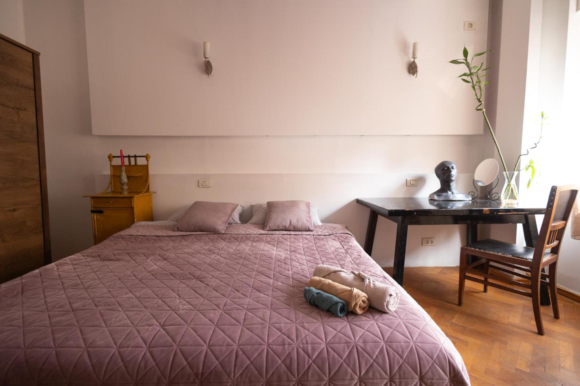 Shared Retro Vintage Luxury Apartment بوخارست المظهر الخارجي الصورة
